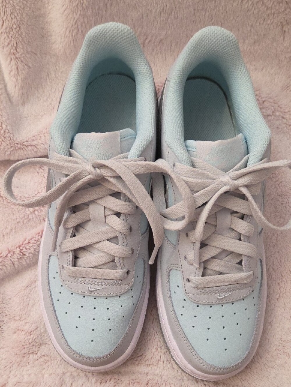 OFFERS/Nike Air Force 1. Low-Top Sneakers in Pale Blue & Silver Swoosh - Picture 10 of 10